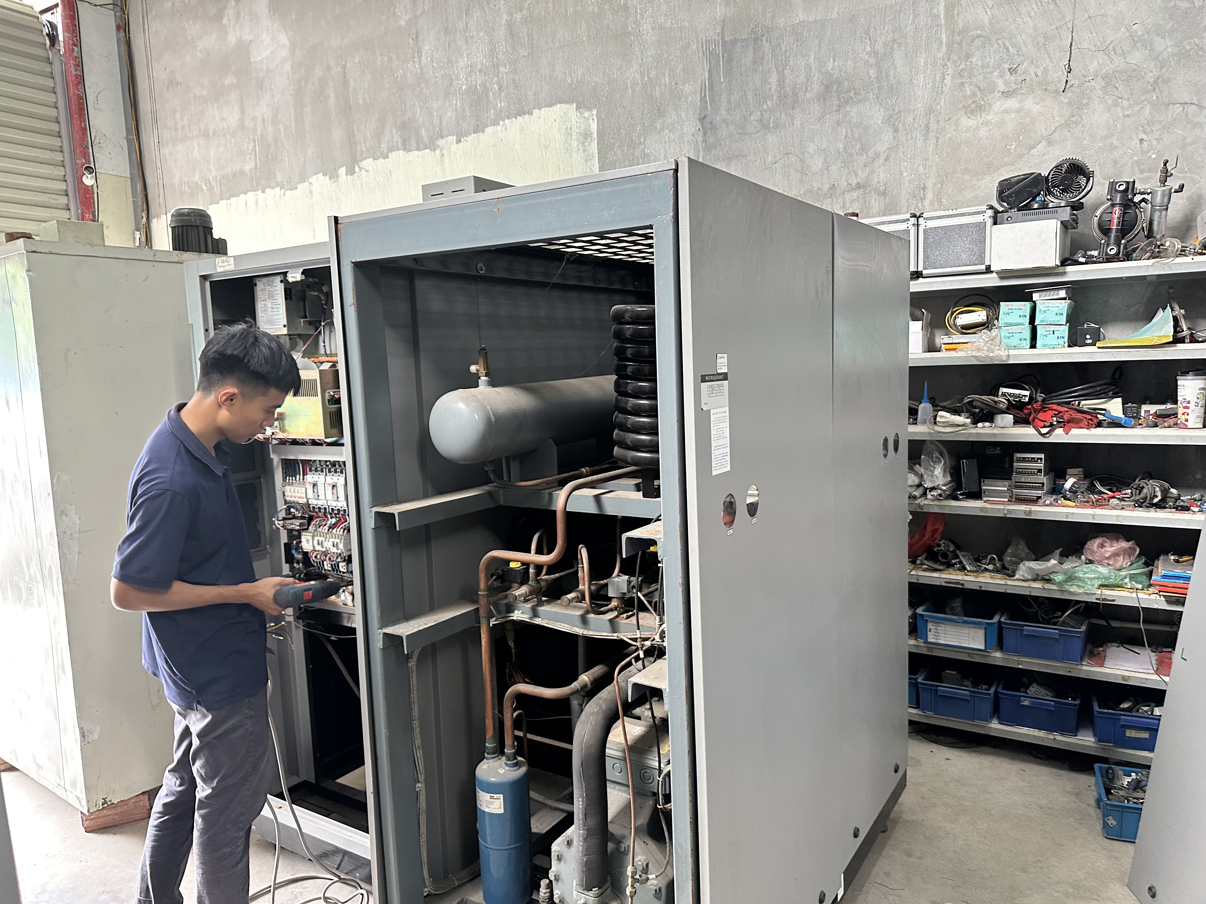 Kiểm tra board điều khiển chiller