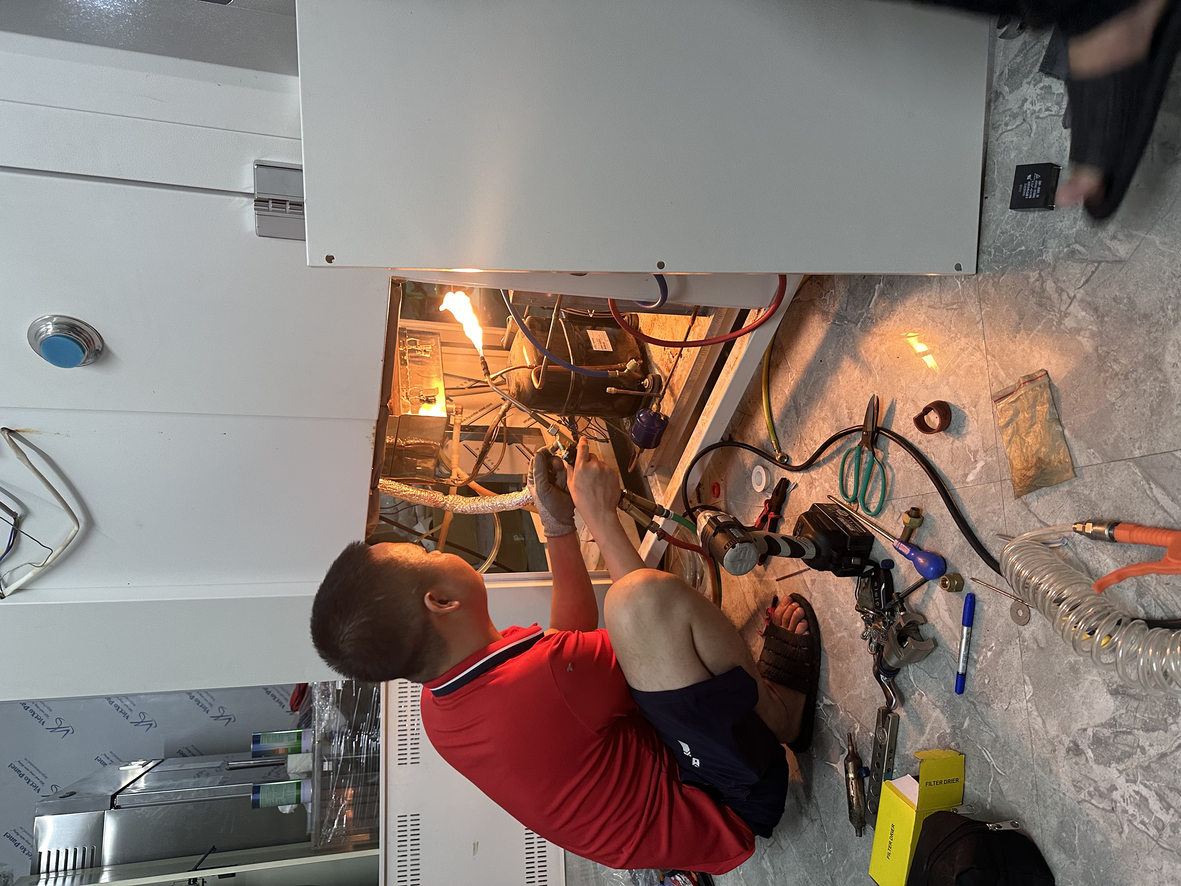 Tháo dỡ sửa chữa tủ sốc nhiệt